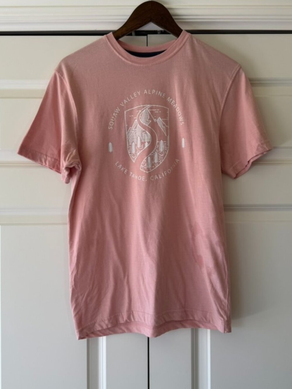Squaw Valley Alpine Meadows Lake Tahoe Graphic Tee in Pink — Size S